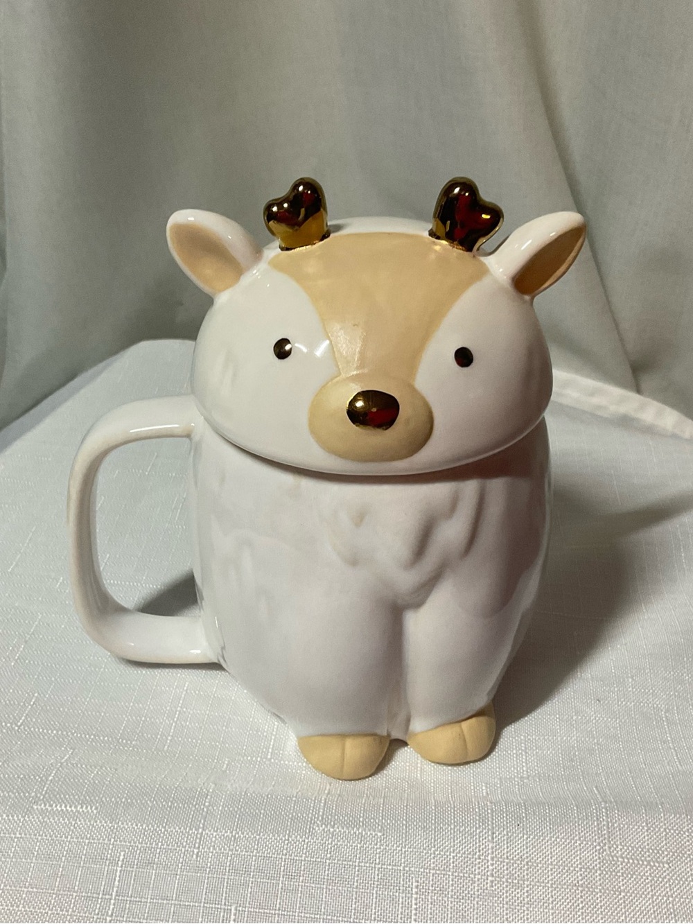 Ceramic Reindeer Mug with Lid - White and Cream